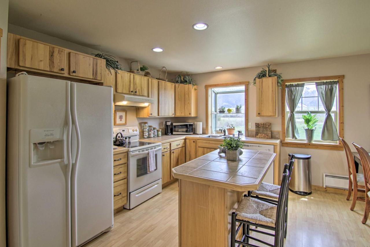 Airy Emigrant Townhome With Sweeping Mtn Views! エクステリア 写真