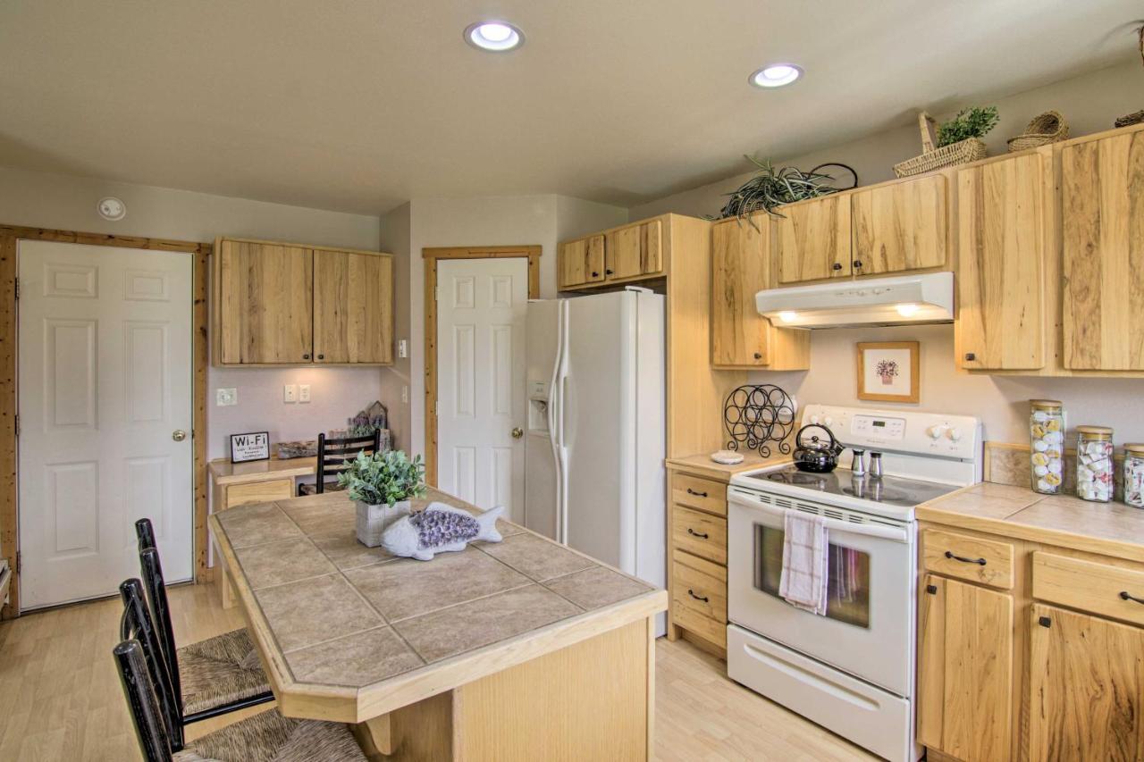 Airy Emigrant Townhome With Sweeping Mtn Views! エクステリア 写真