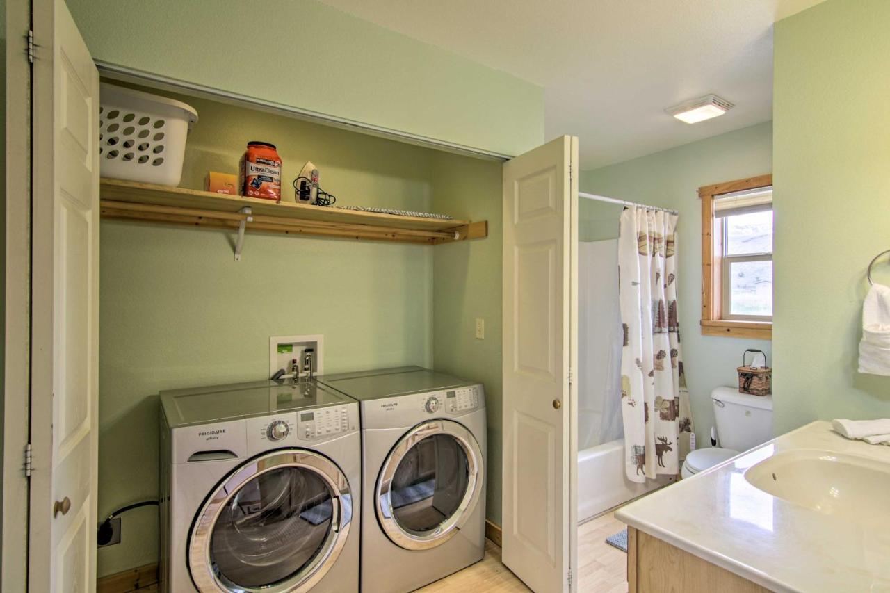 Airy Emigrant Townhome With Sweeping Mtn Views! エクステリア 写真