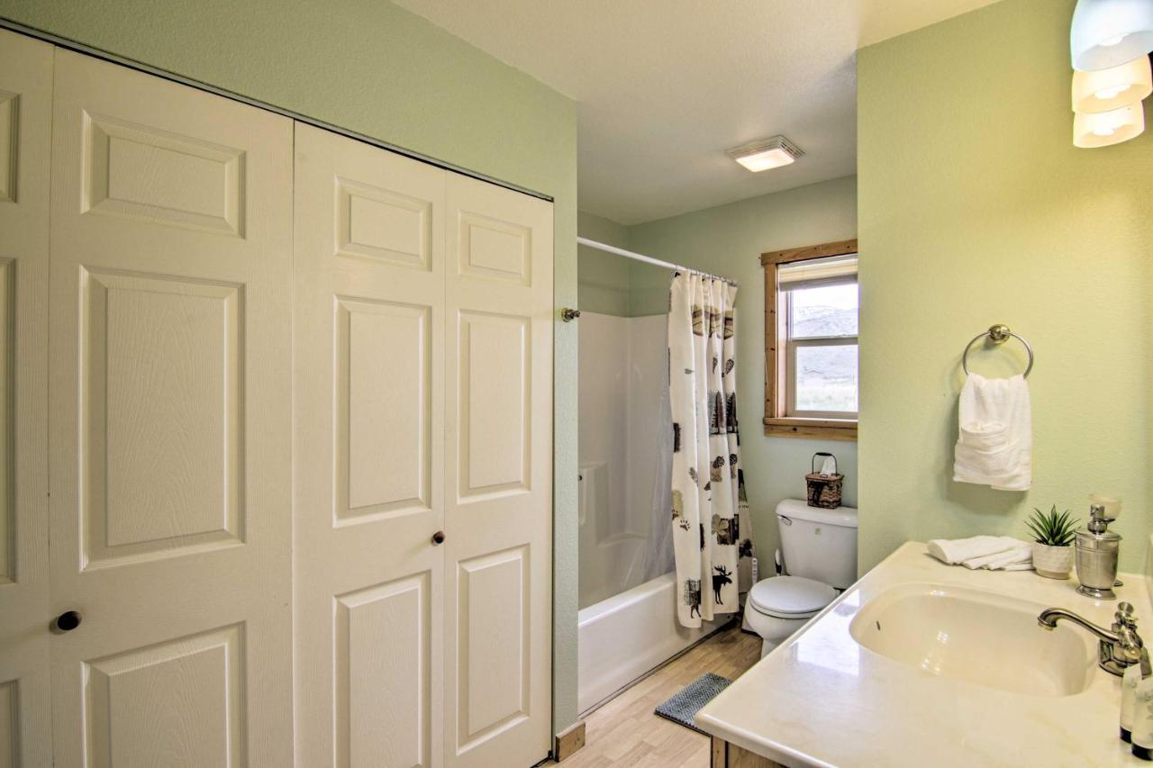Airy Emigrant Townhome With Sweeping Mtn Views! エクステリア 写真